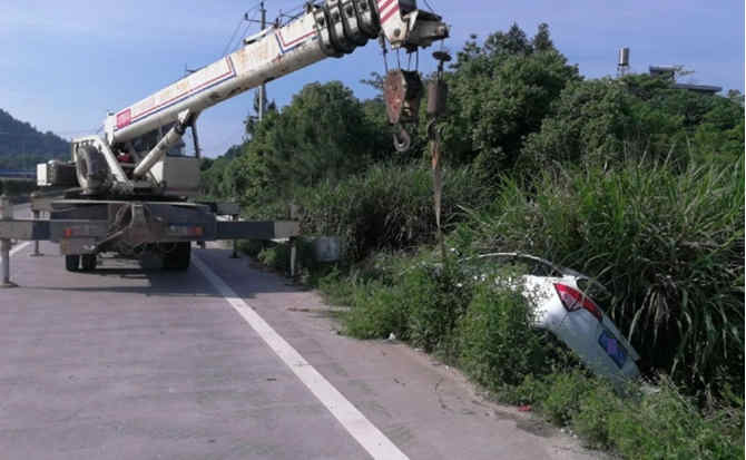 峡江重载吊车救援 峡江重载吊车救援